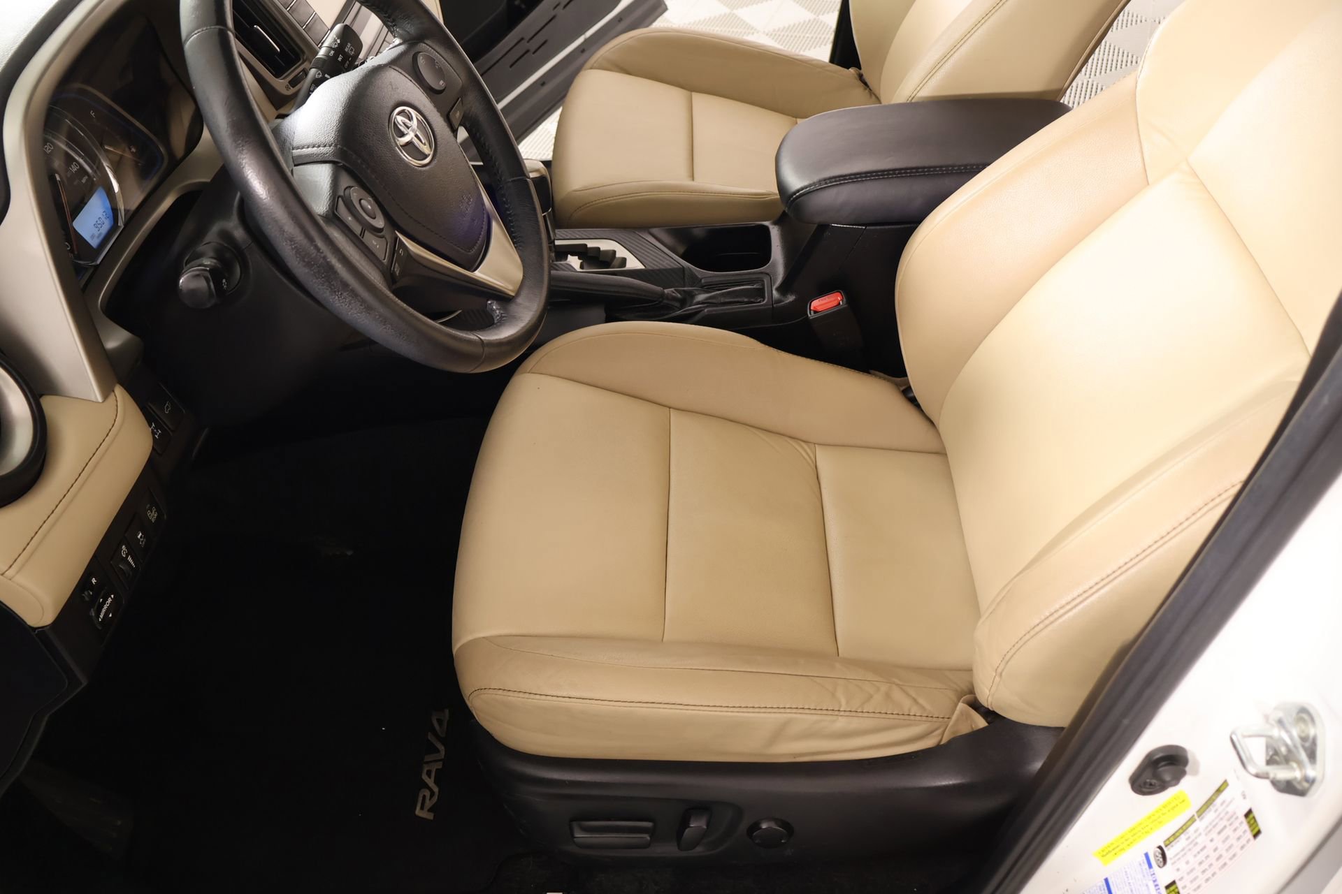 Used 2015 Toyota RAV4 Limited w/ Technology Package AWD/4WD image 11