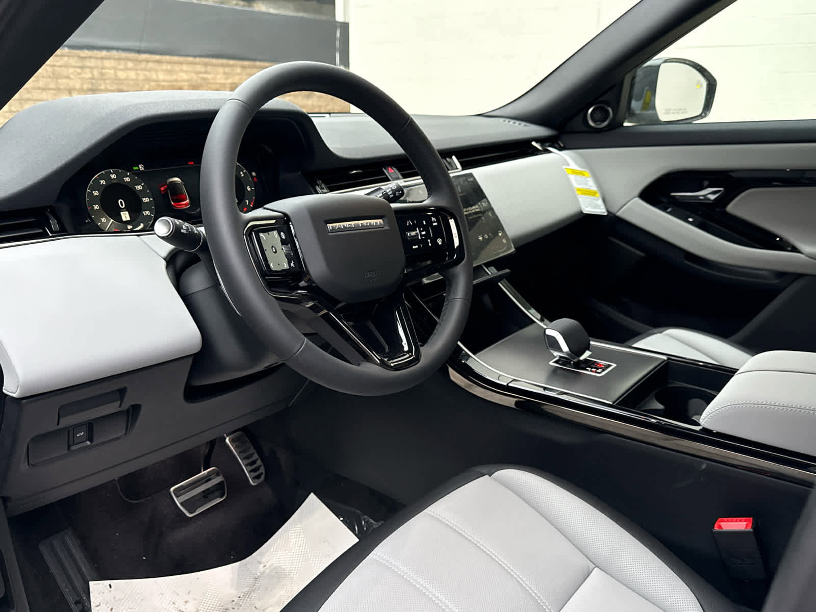 New 2026 Land Rover Range Rover Evoque Dynamic SE image 10