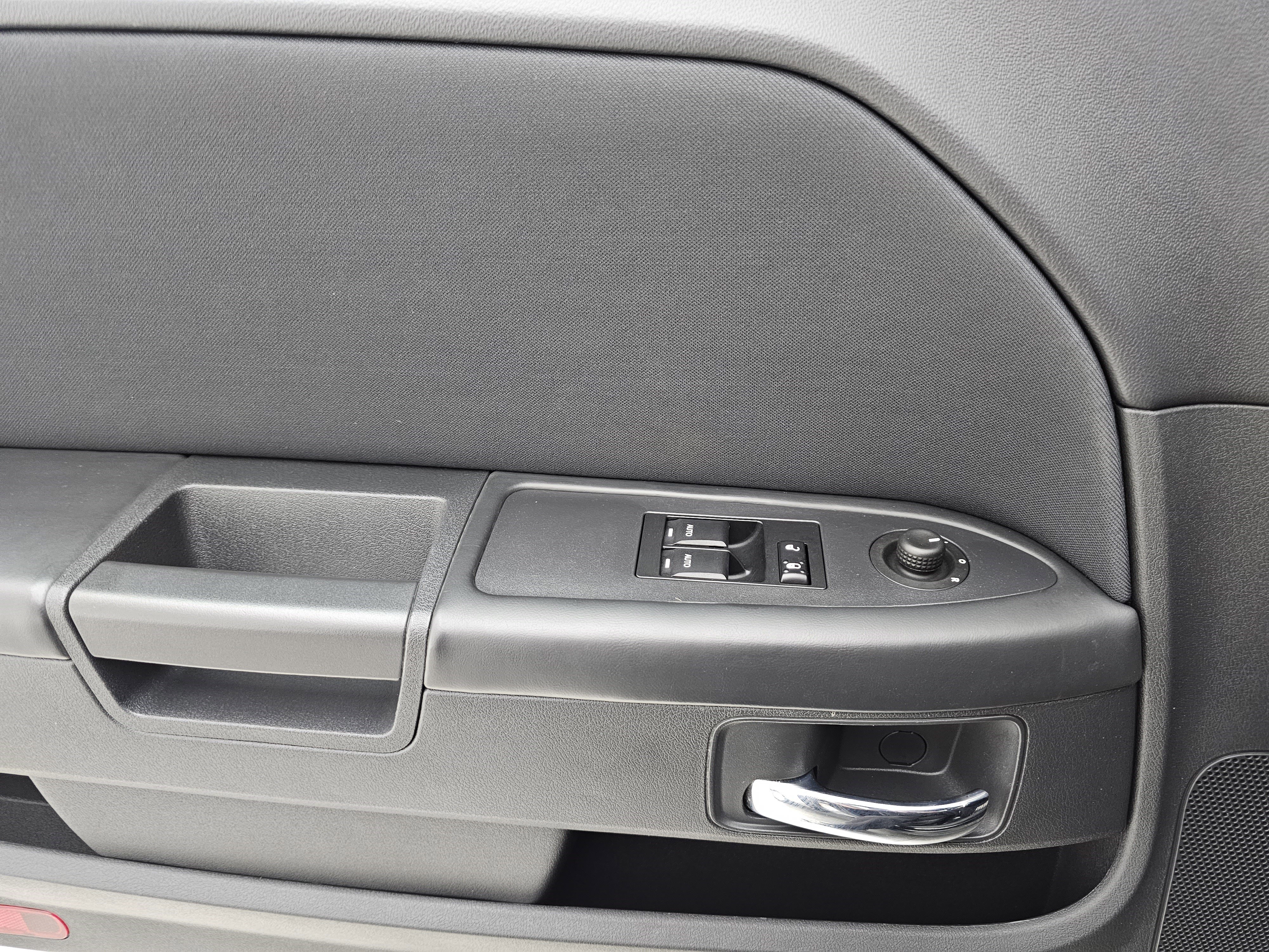 Used 2010 Dodge Challenger SE image 13