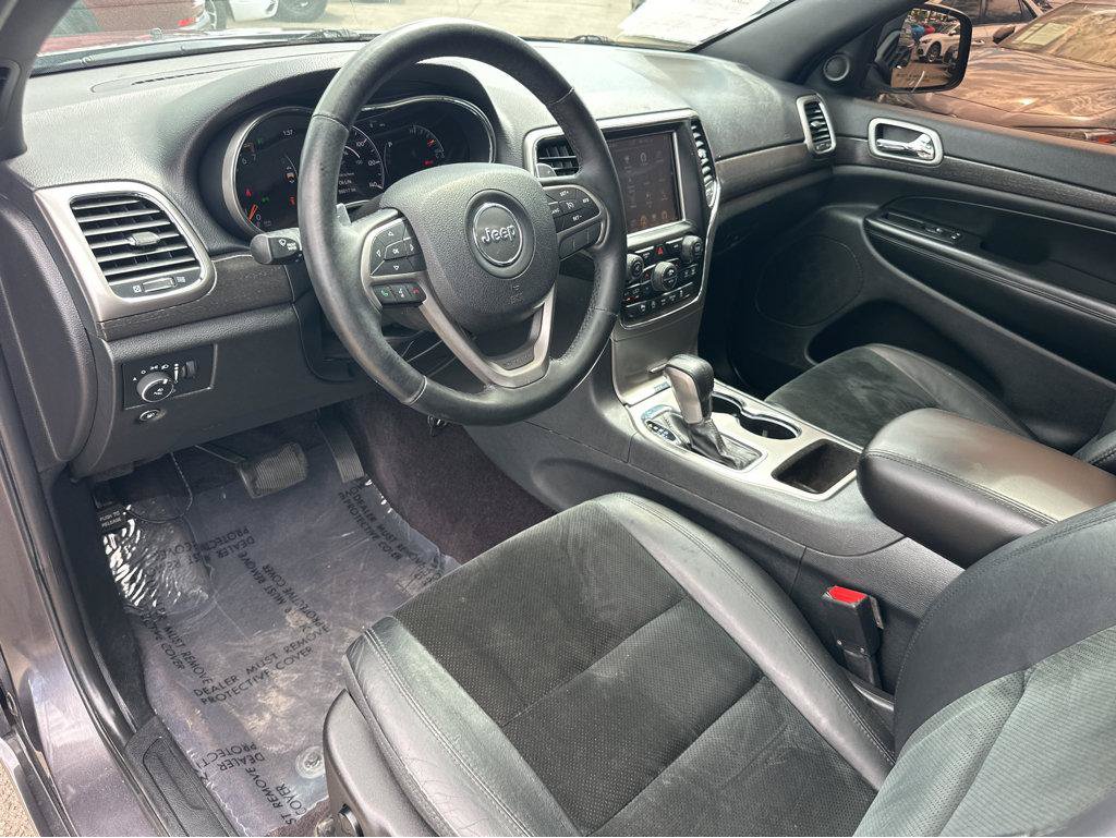 Used 2017 Jeep Grand Cherokee Altitude AWD/4WD image 16