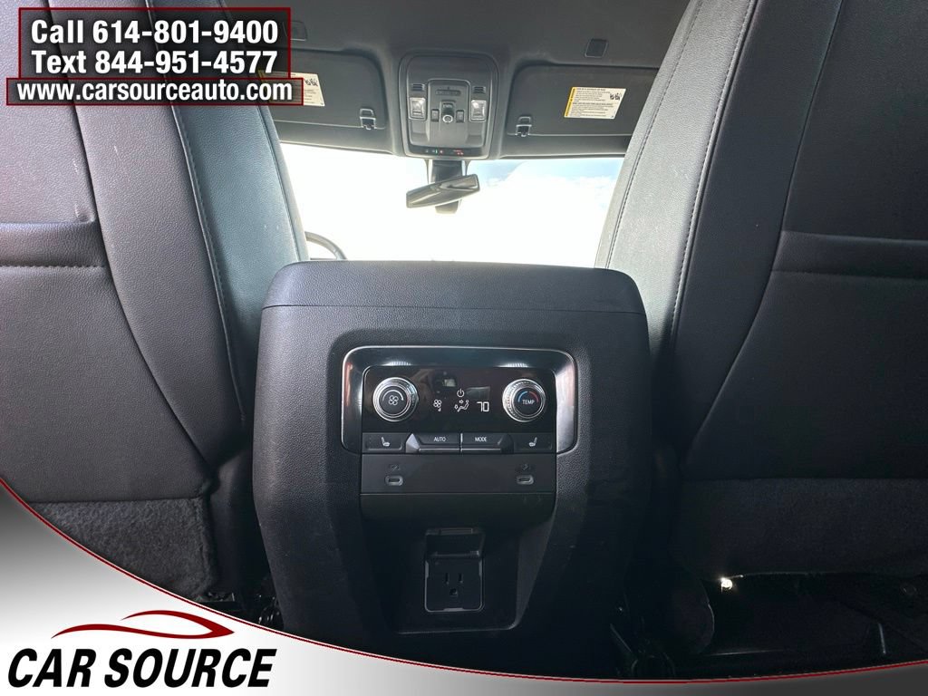 Used 2022 GMC Yukon SLT w/ SLT Luxury Package AWD/4WD image 24