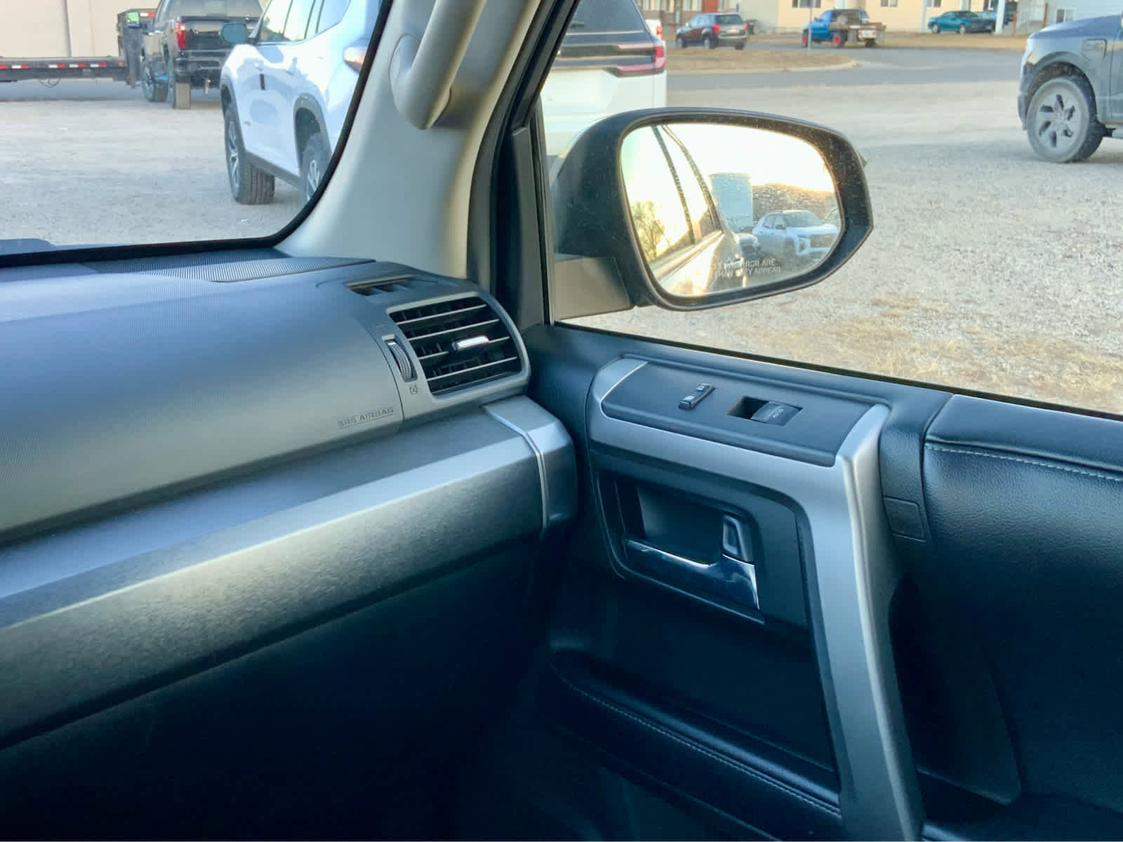 Used 2018 Toyota 4Runner SR5 image 38