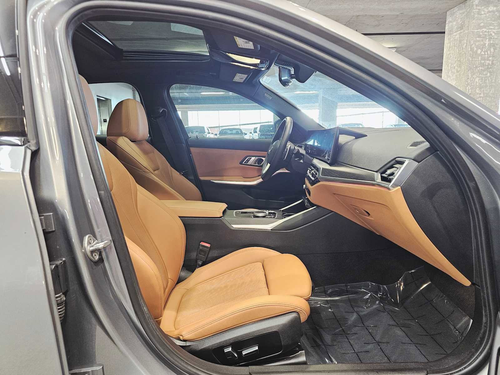 Used 2023 BMW 330i xDrive Sedan w/ Premium Package image 27