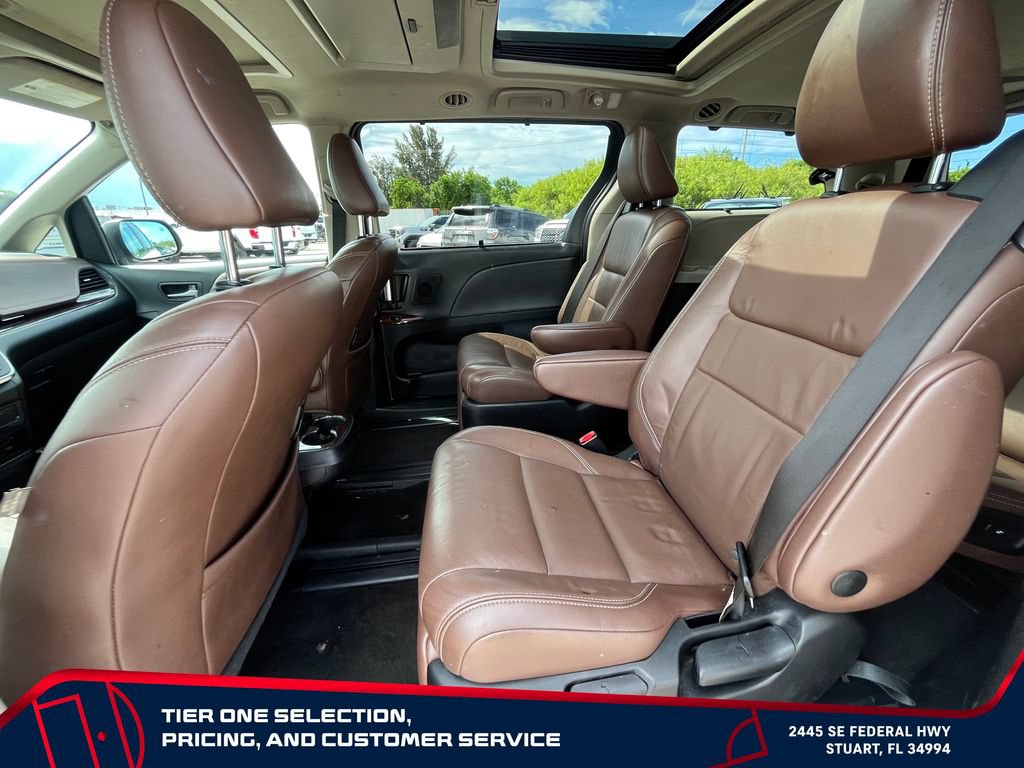 Used 2018 Toyota Sienna Limited Premium FWD image 12