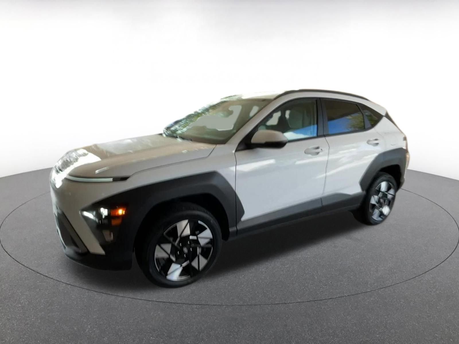 Used 2025 Hyundai Kona SEL image 8