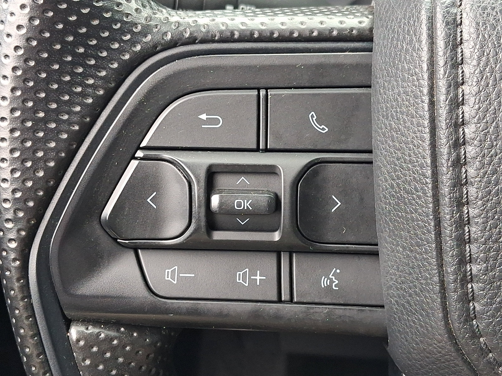Used 2024 Toyota Tacoma SR5 AWD/4WD image 22