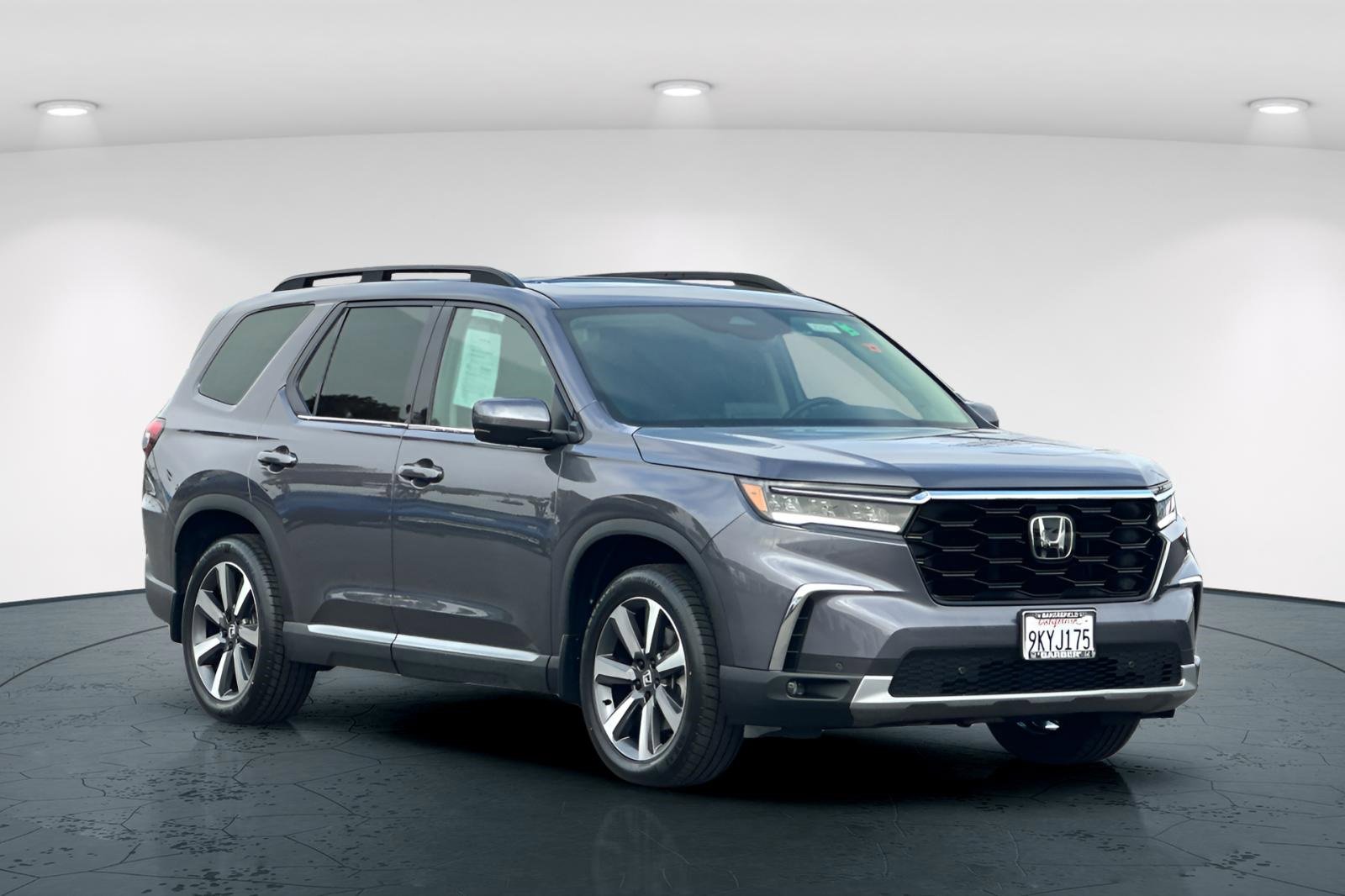 Certified 2024 Honda Pilot Touring image 8