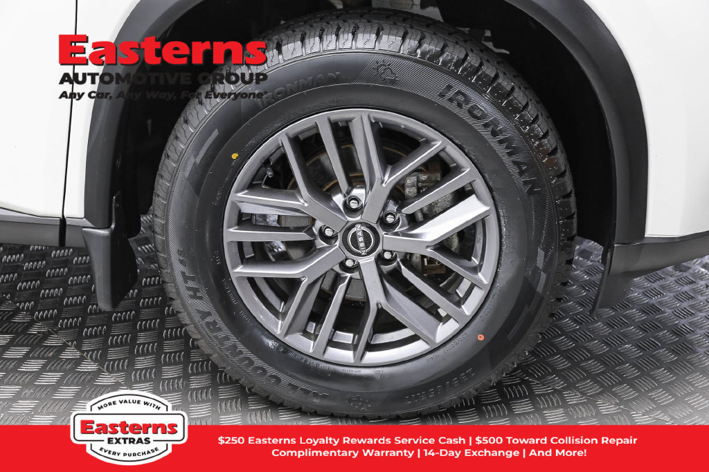Used 2023 Nissan Rogue S AWD/4WD image 33