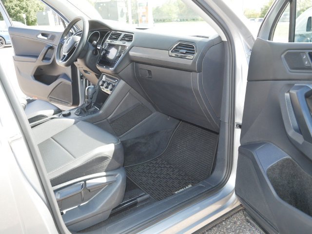 Used 2021 Volkswagen Tiguan SE w/ Panoramic Sunroof Package AWD/4WD image 20
