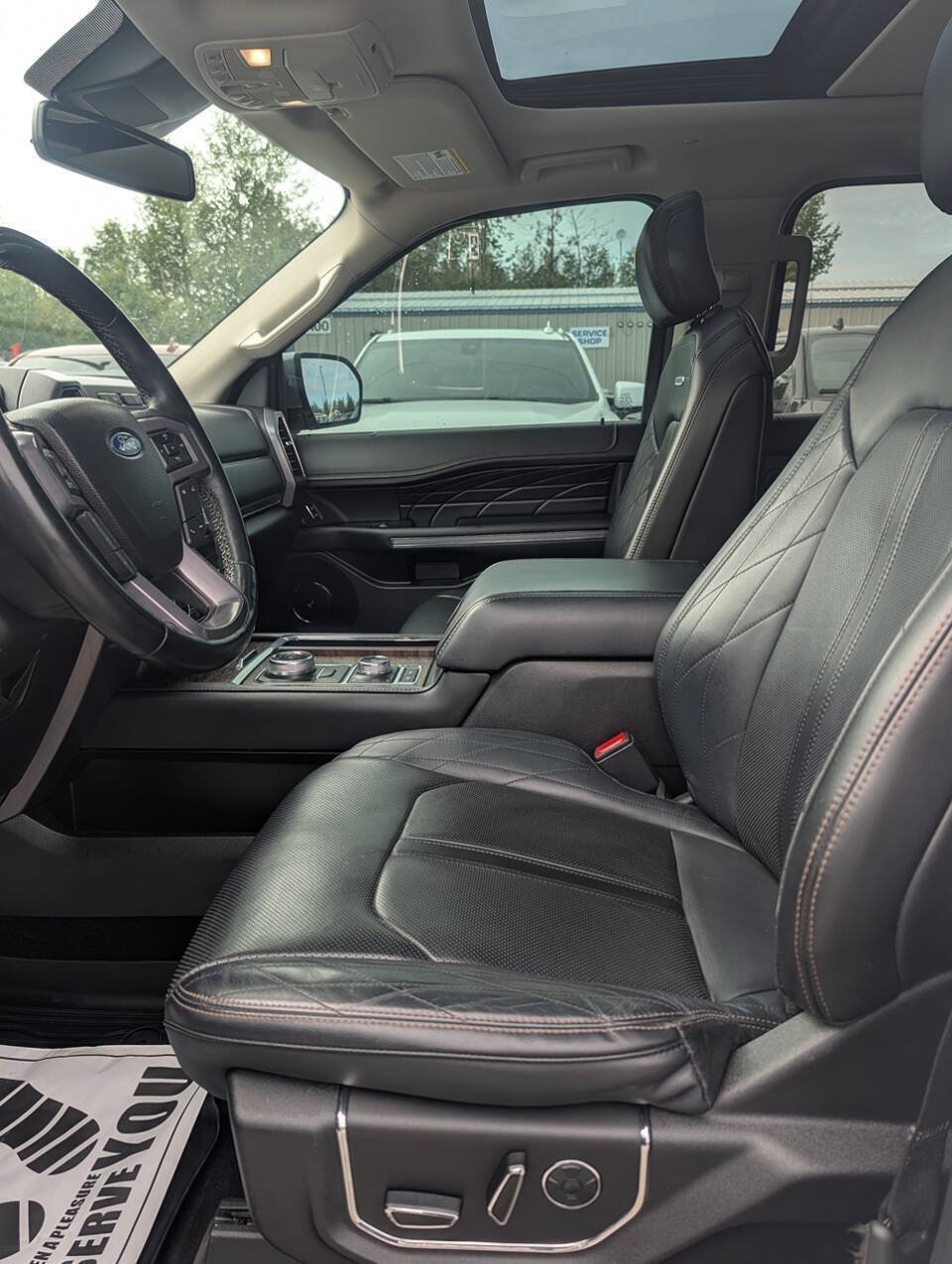 Used 2018 Ford Expedition Platinum AWD/4WD image 13