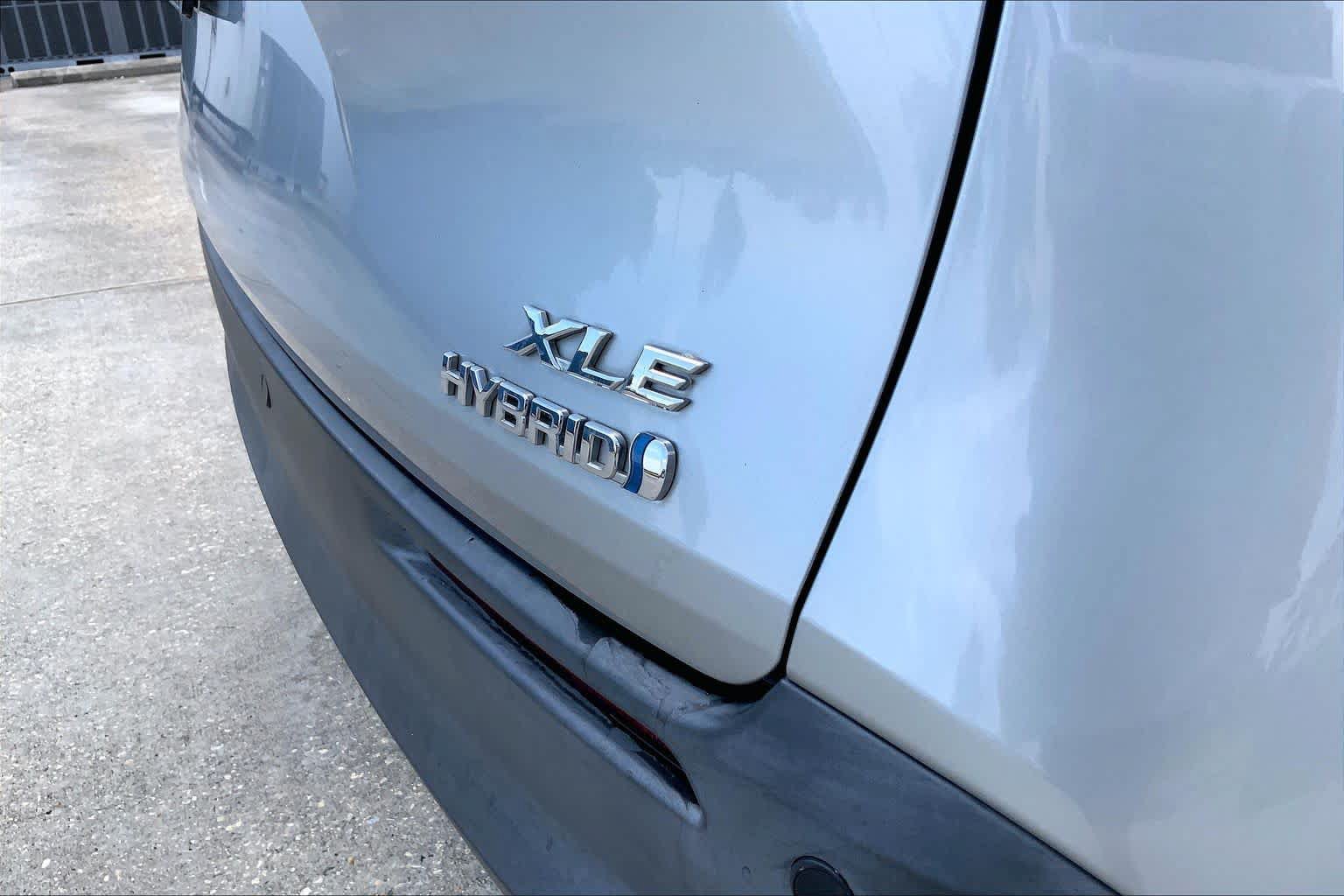 Used 2021 Toyota Sienna XLE FWD image 10