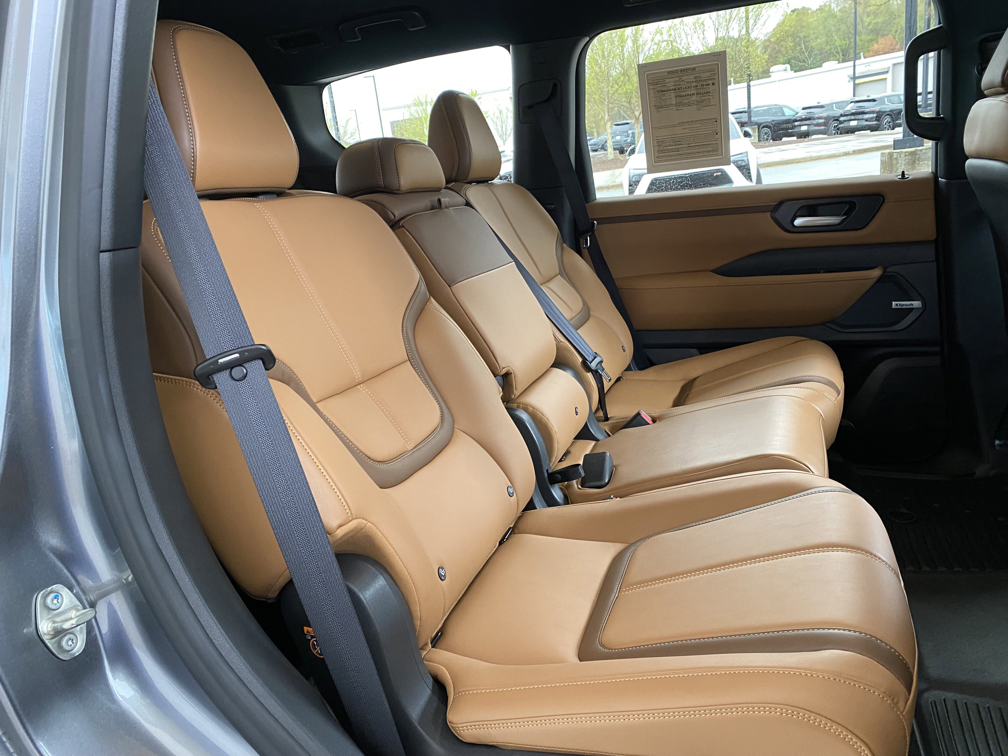 Used 2025 Nissan Armada SL image 35