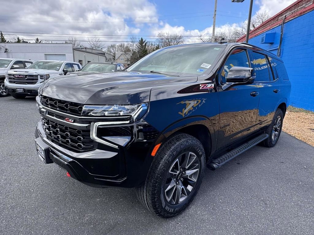 Used 2022 Chevrolet Tahoe Z71 w/ Luxury Package AWD/4WD image 6