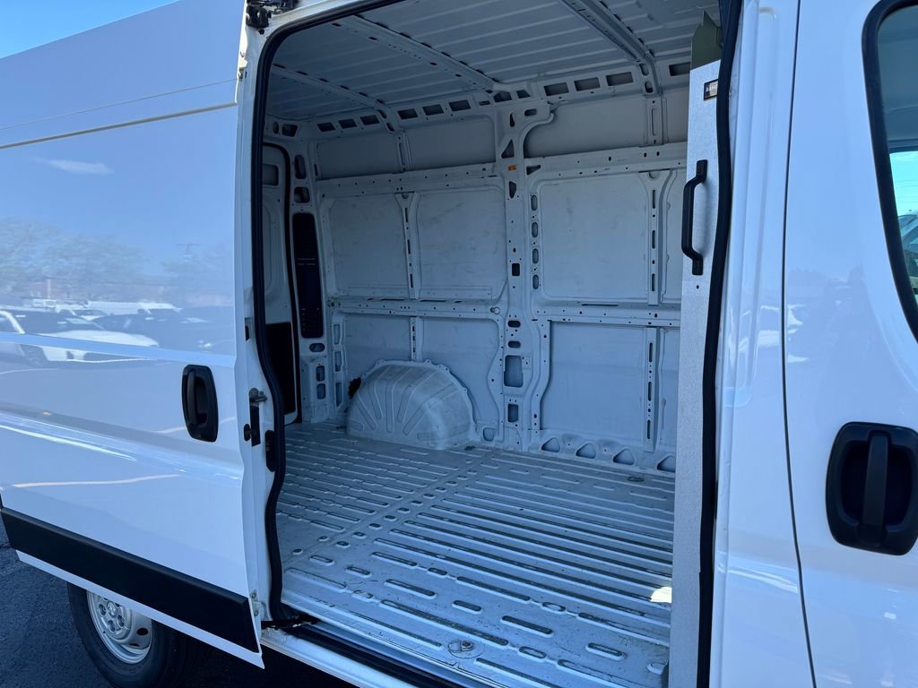 Used 2023 RAM ProMaster 2500 w/ Convenience Group FWD image 14