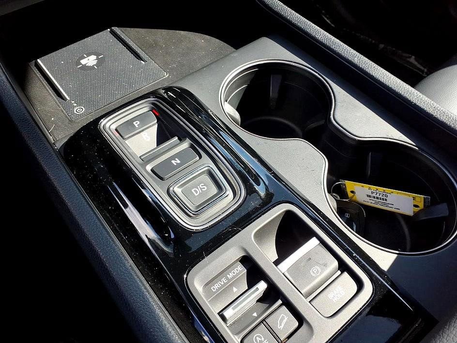 Used 2025 Honda Pilot TrailSport image 25