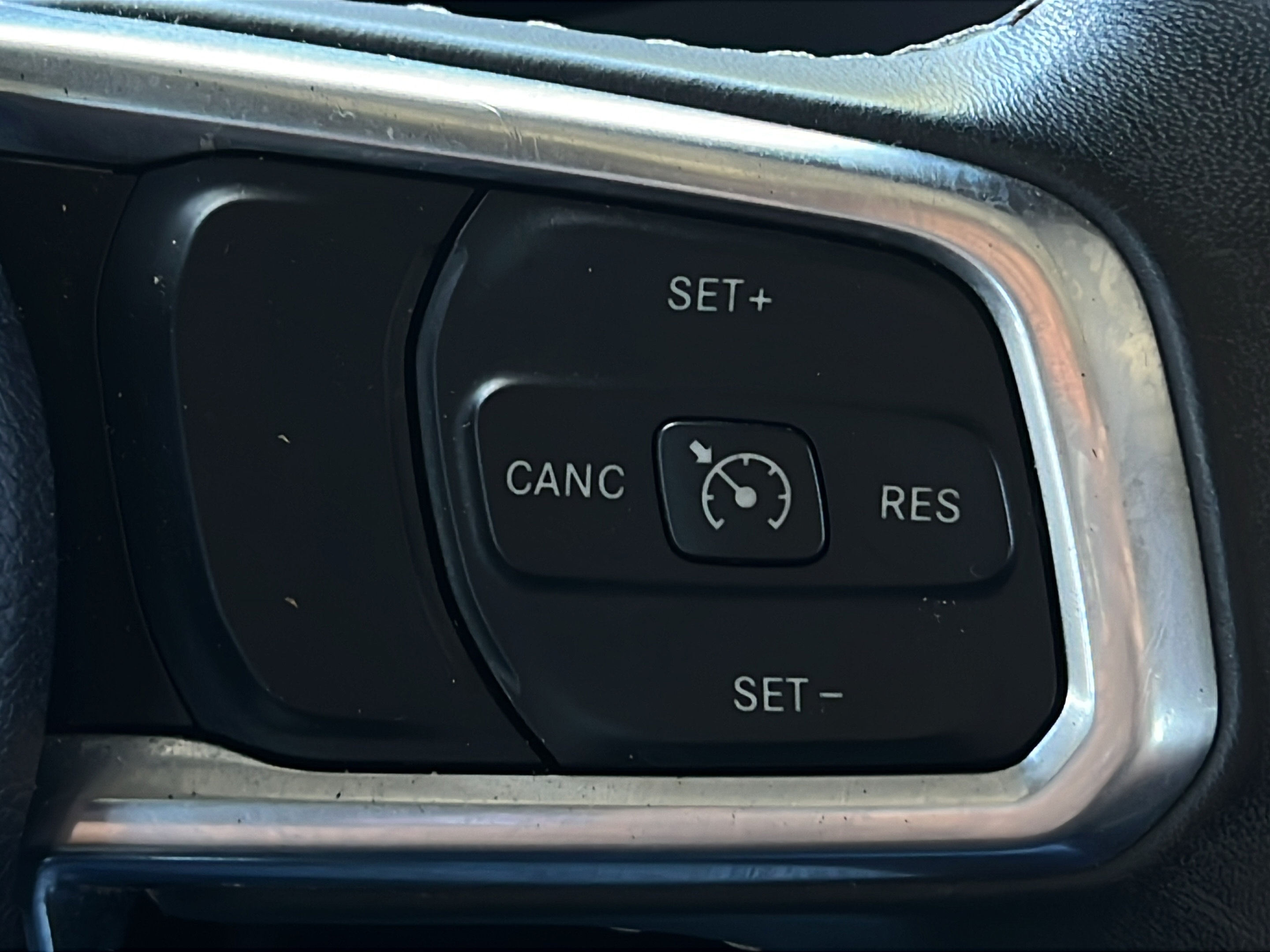 Used 2019 Jeep Wrangler Unlimited Sahara AWD/4WD image 19