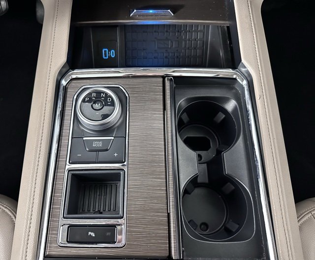 Used 2024 Ford Expedition Limited image 25