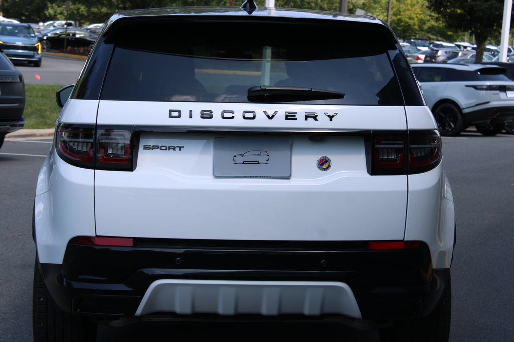 Certified 2025 Land Rover Discovery Sport Dynamic SE AWD/4WD image 4