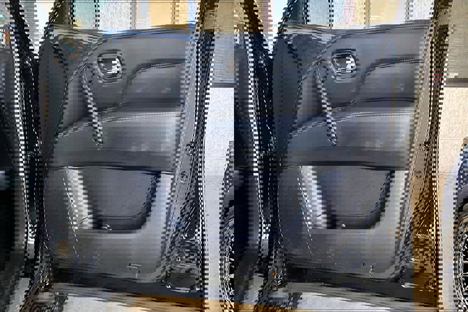 Used 2023 INFINITI QX80 Luxe w/ Cargo Package image 23