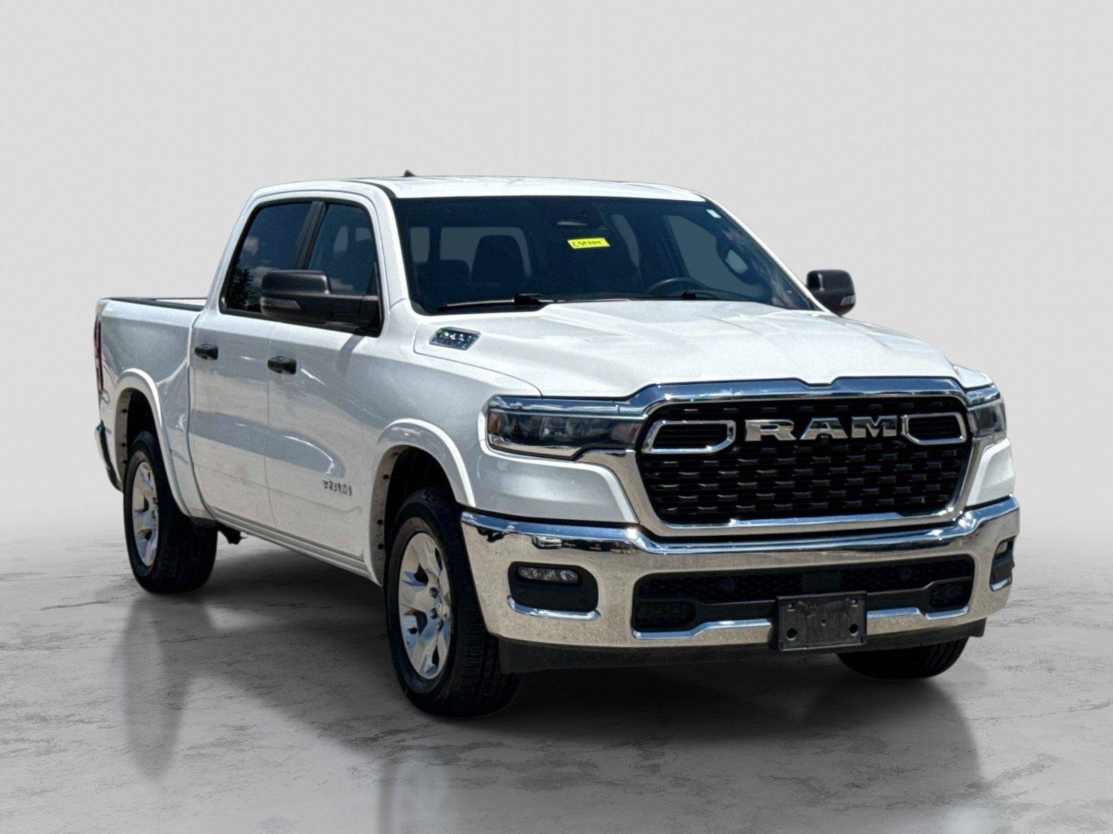 Used 2025 RAM 1500 Big Horn AWD/4WD image 3