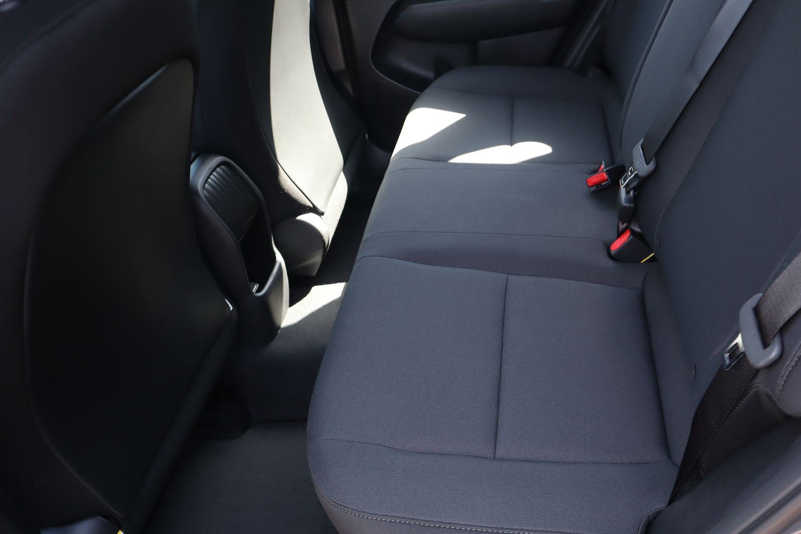 New 2027 Hyundai Kona SE FWD image 17