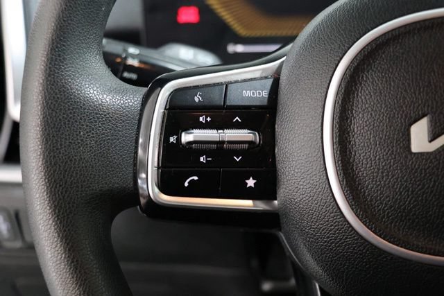 Used 2025 Kia Sorento LX FWD image 21