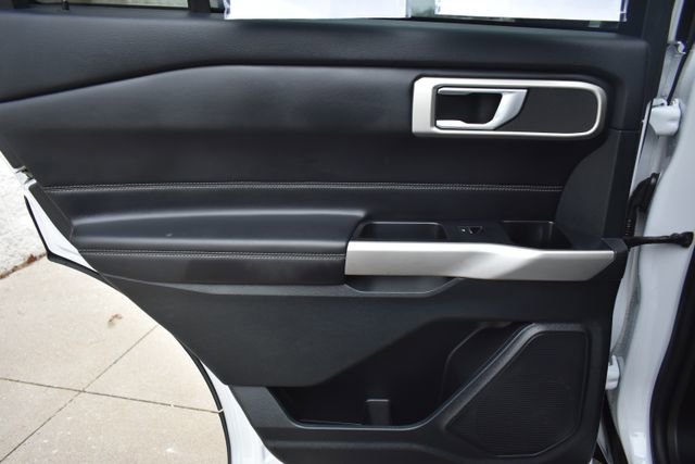 Used 2023 Ford Explorer XLT image 31