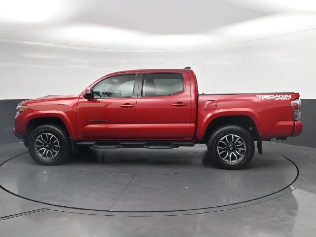 Used 2022 Toyota Tacoma TRD Sport AWD/4WD image 4