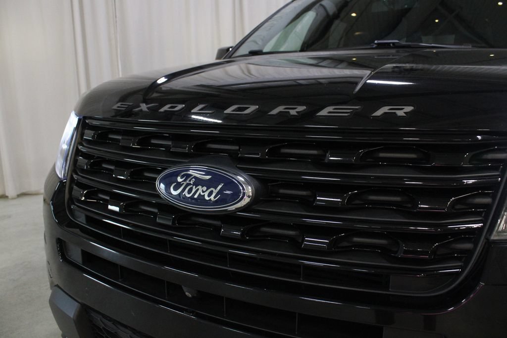 Used 2017 Ford Explorer Sport w/ Equipment Group 401A AWD/4WD image 36