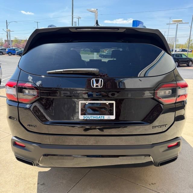 New 2026 Honda Pilot Sport image 4
