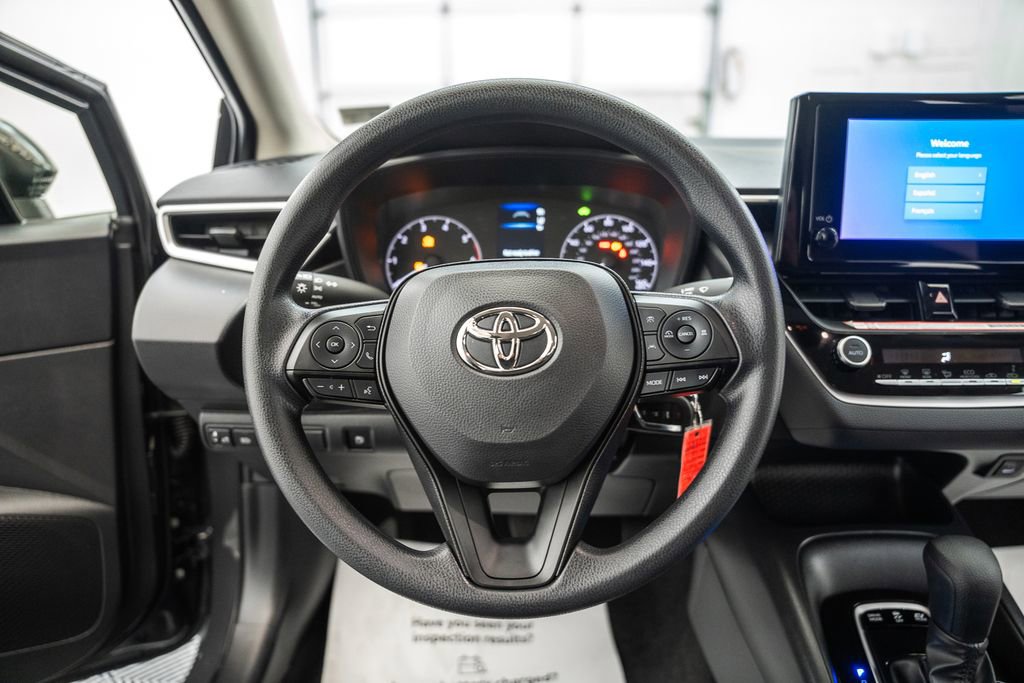 Certified 2025 Toyota Corolla LE image 28