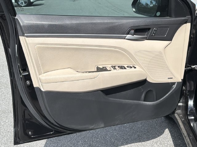 Used 2018 Hyundai Elantra Limited w/ Limited Ultimate Package 02 FWD image 12
