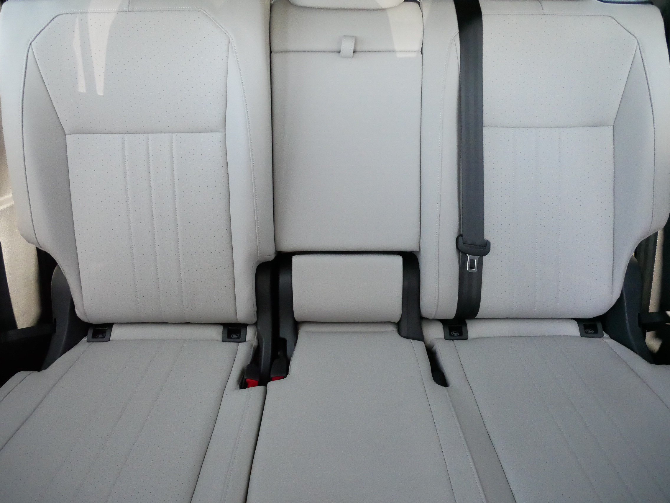Certified 2024 Volkswagen Tiguan SE R-Line FWD image 13