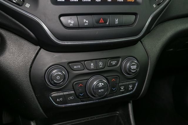 Used 2023 Jeep Cherokee Altitude Lux w/ Lux Elite Package AWD/4WD image 29