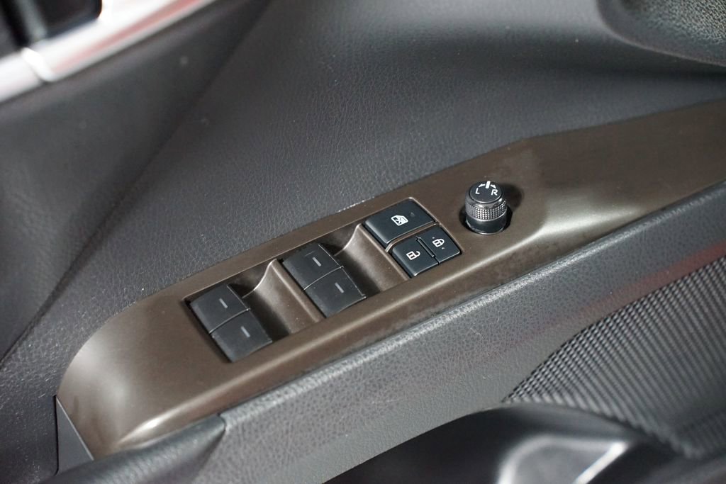 Used 2021 Toyota Camry SE FWD image 28