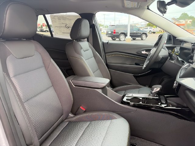New 2026 Chevrolet Trax LT w/ Sunroof Package FWD image 12