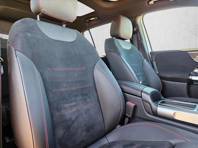 Certified 2024 Mercedes-Benz GLB 250 image 23