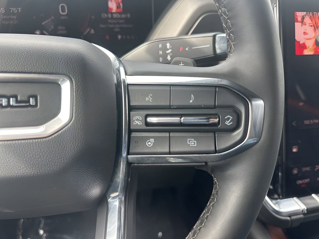 Used 2025 GMC Yukon Denali image 17