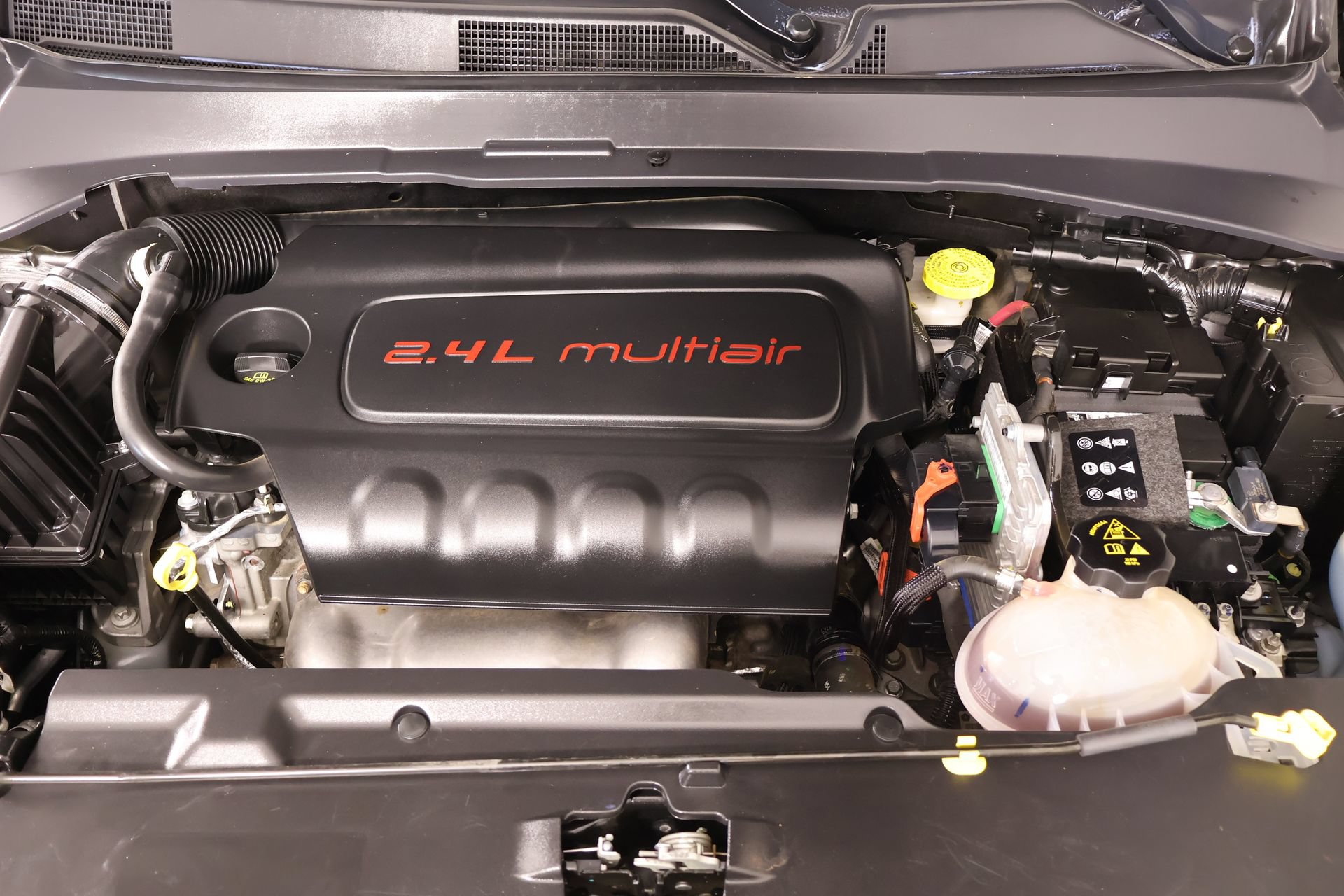 Used 2018 Jeep Compass Sport w/ Cold Weather Group FWD image 19