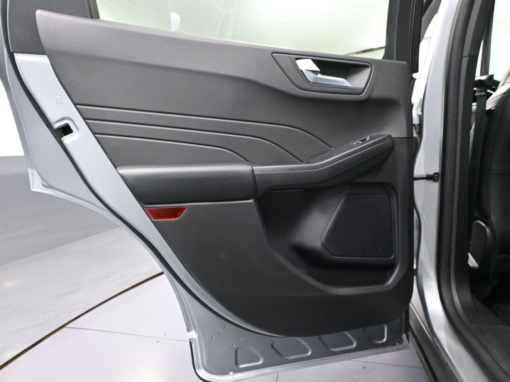 Used 2024 Ford Escape Platinum AWD/4WD image 34