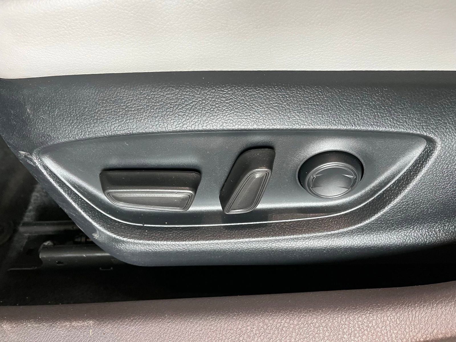 Used 2023 Toyota Camry XLE AWD/4WD image 18