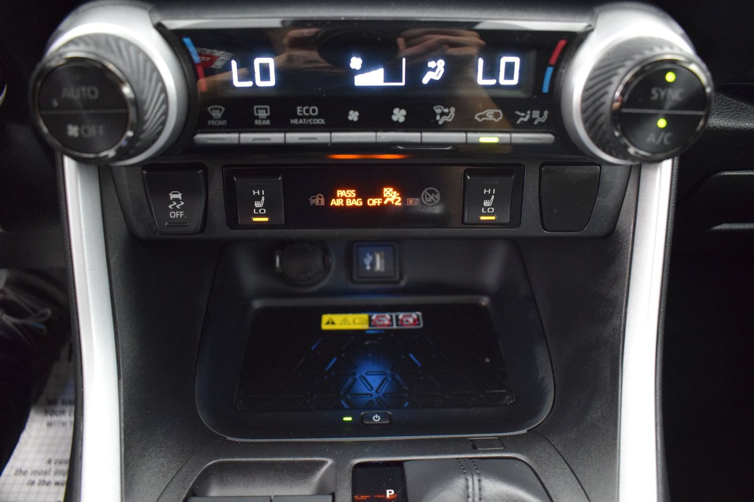 Used 2023 Toyota RAV4 XSE AWD/4WD image 18
