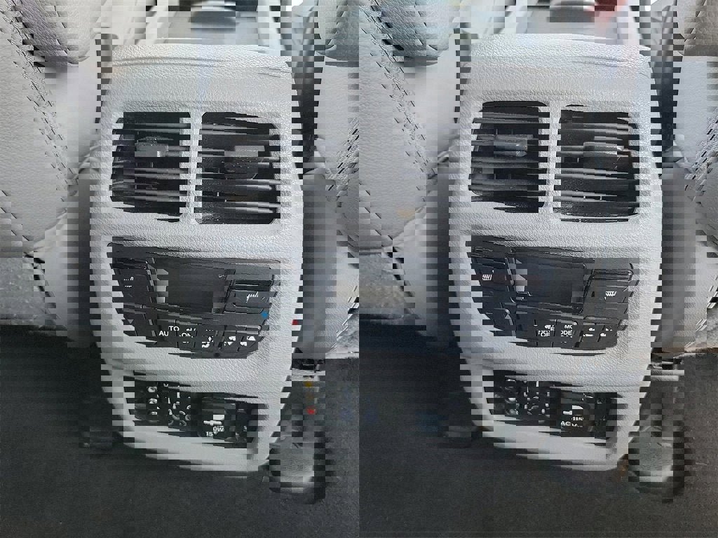 Used 2016 Honda Pilot Elite image 19