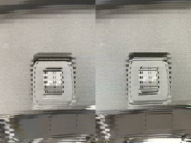 Used 2025 Nissan Rogue SV image 8