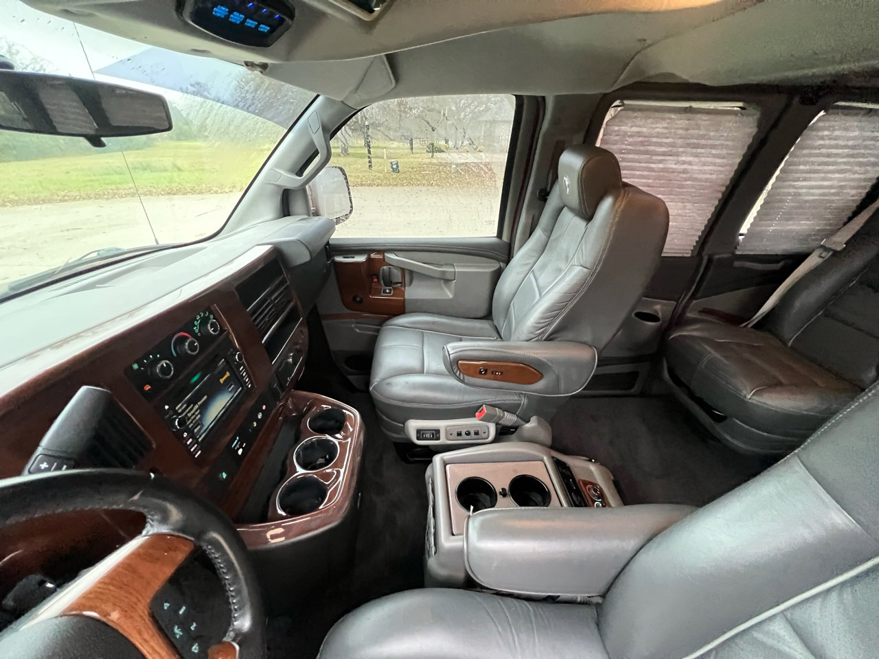 Used 2017 Chevrolet Express 2500 image 20