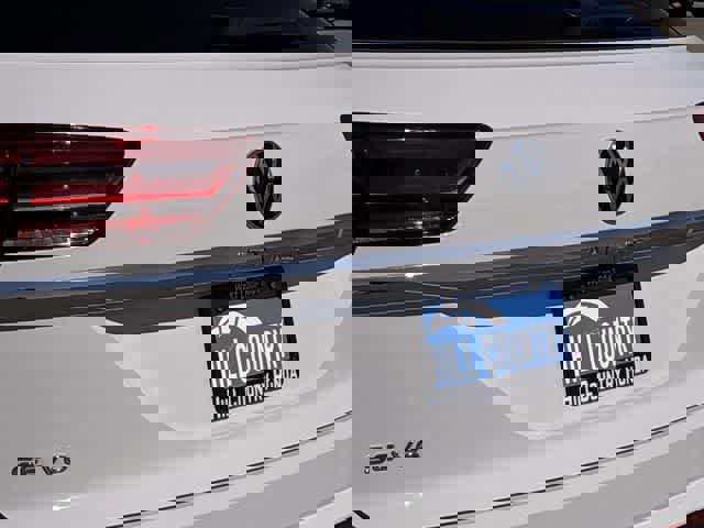 Used 2023 Volkswagen Atlas Cross Sport SE w/ Black Wheel Package image 13