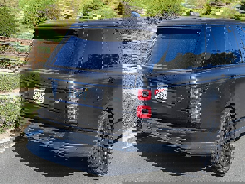 Used 2019 Land Rover Range Rover HSE image 12