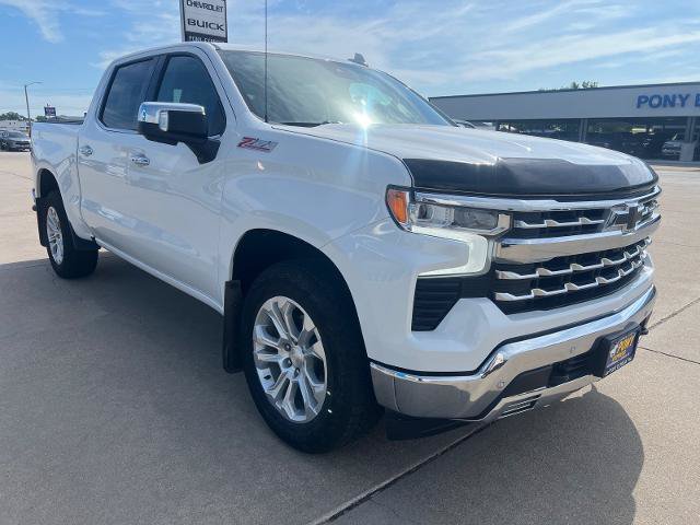 Used 2024 Chevrolet Silverado 1500 LTZ AWD/4WD image 3