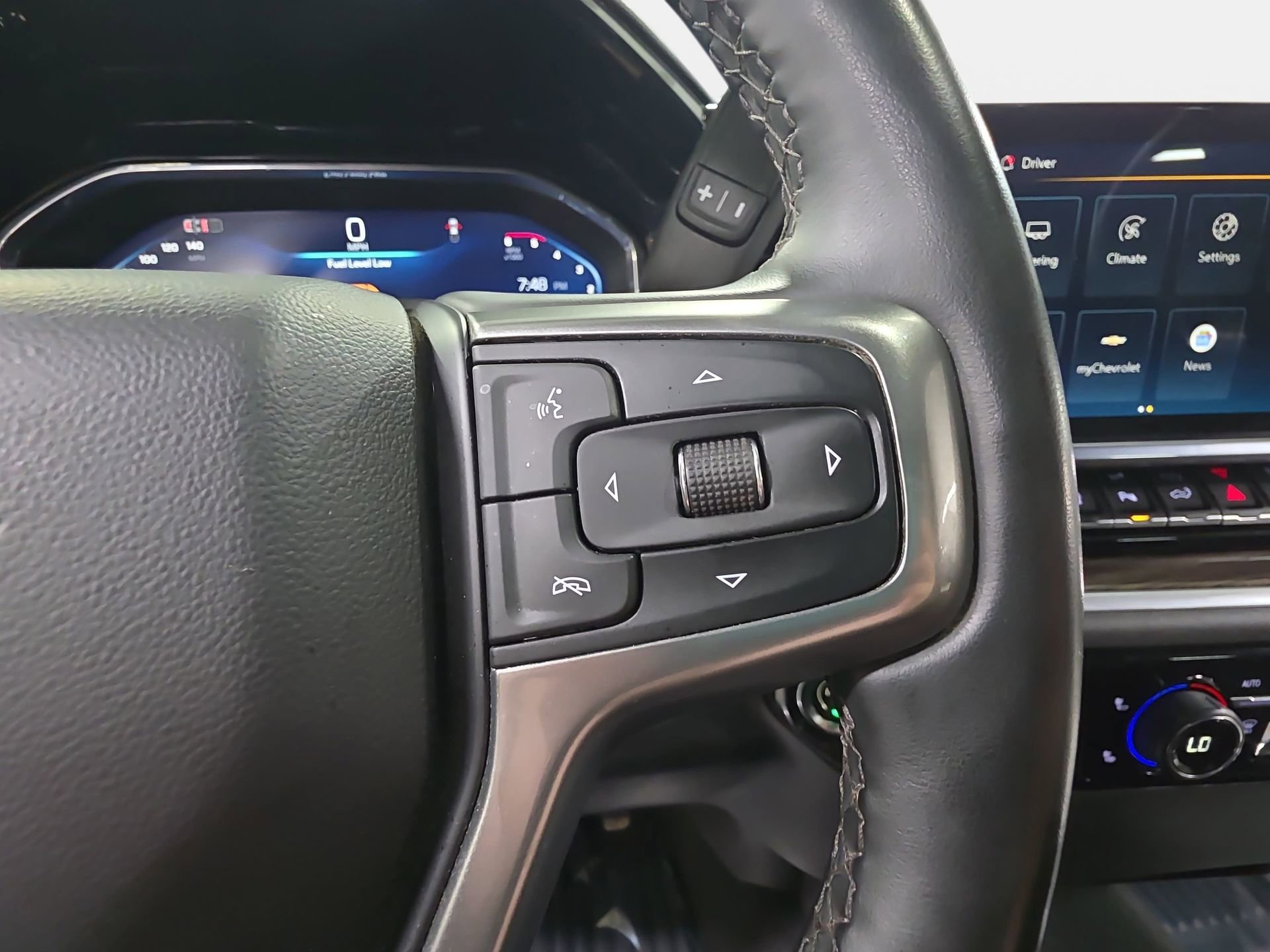 Used 2025 Chevrolet Silverado 3500 LT w/ Safety Package image 18