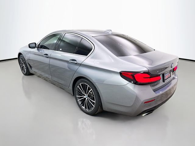 Used 2023 BMW 530e xDrive w/ Premium Package image 6